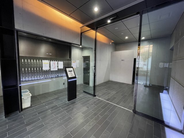 20/30 エントランス