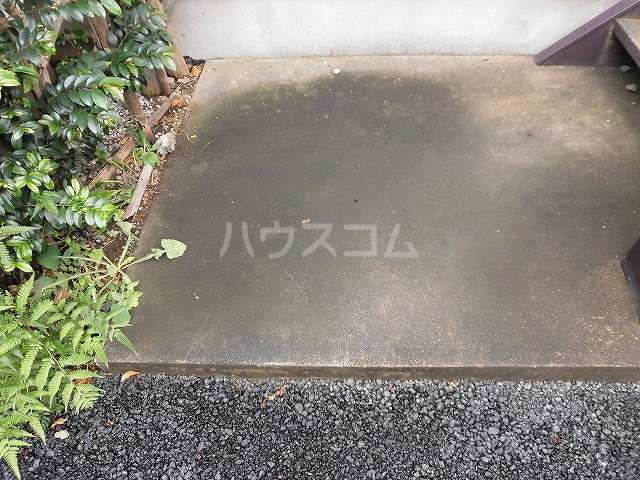 22/30 エントランス