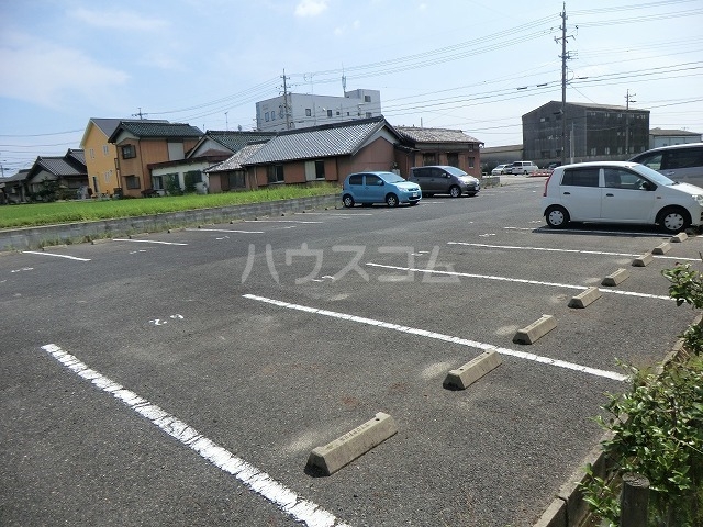 20/23 駐車場