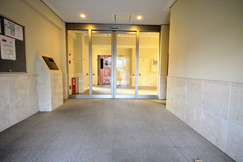 17/27 エントランス