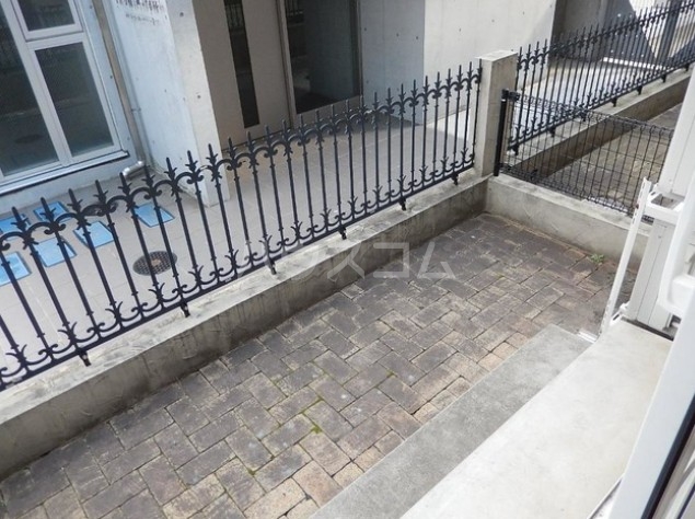 19/25 バルコニー