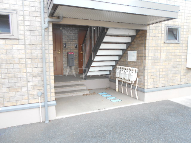2/4 エントランス