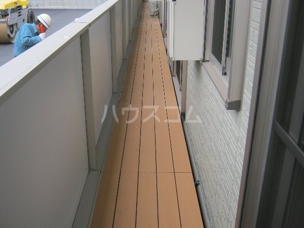 18/28 バルコニー