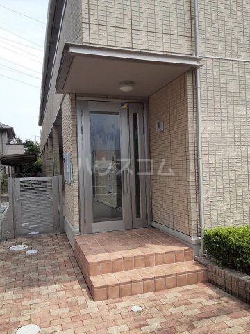 26/30 エントランス