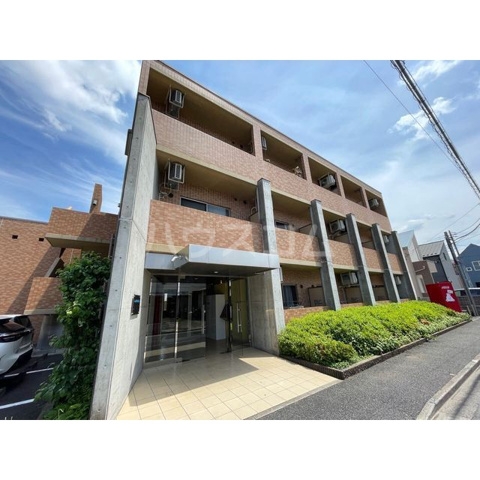 18/19 エントランス