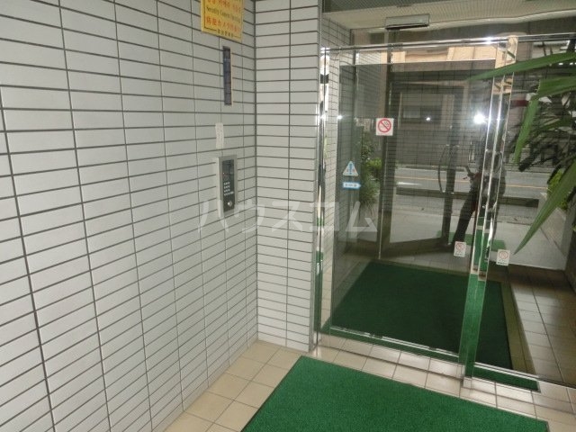 25/30 エントランス