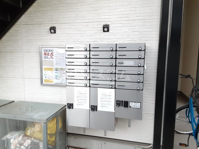 27/30 エントランス