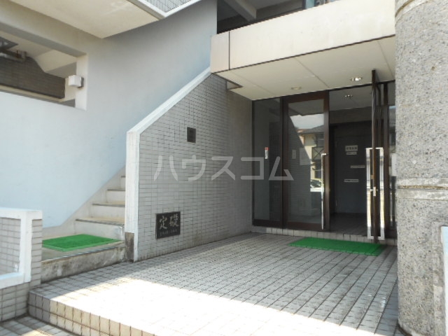 23/30 エントランス
