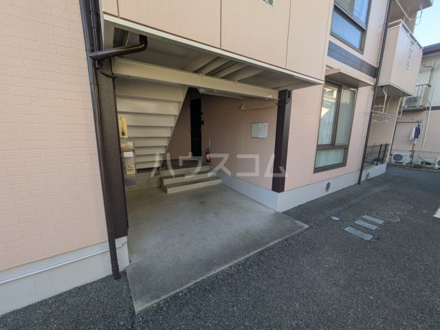 26/30 エントランス