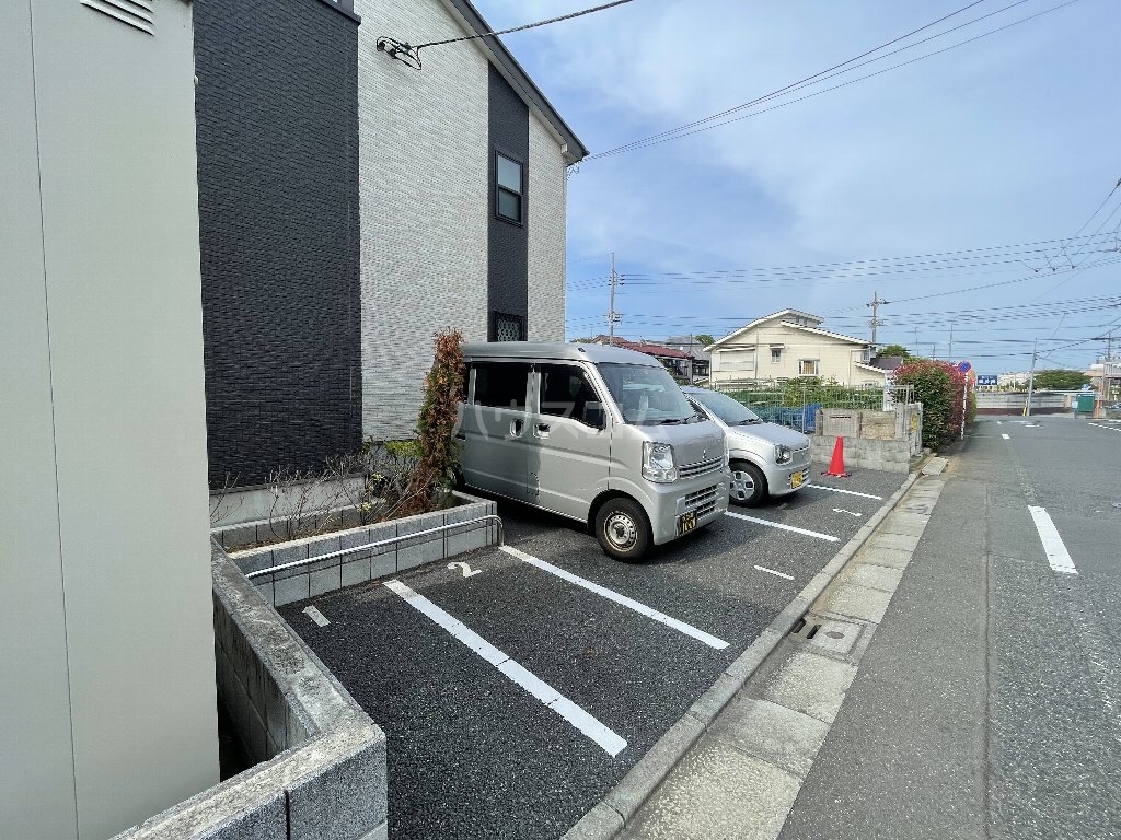 27/30 駐車場