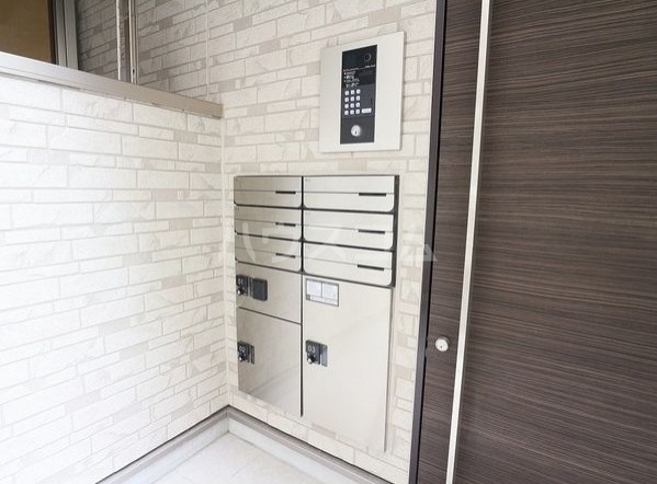 14/18 エントランス