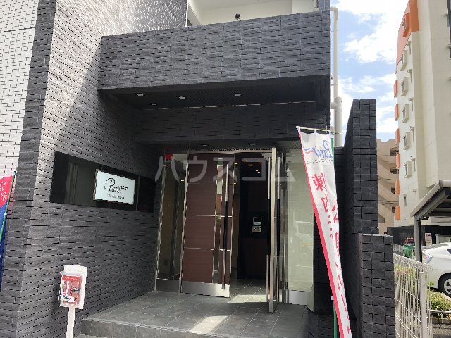 23/30 エントランス