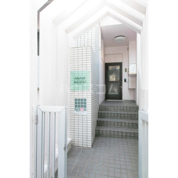 16/21 エントランス