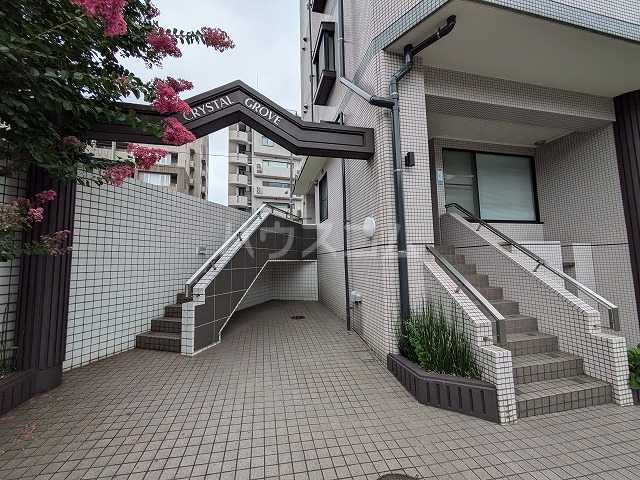 28/30 エントランス