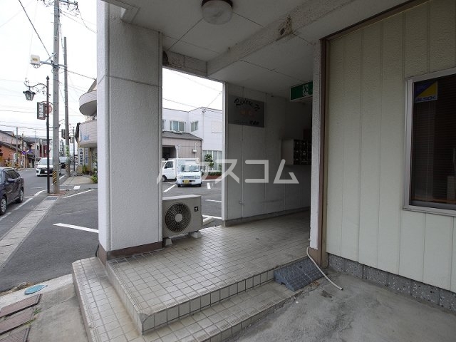 23/25 エントランス