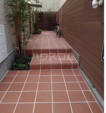 14/21 エントランス