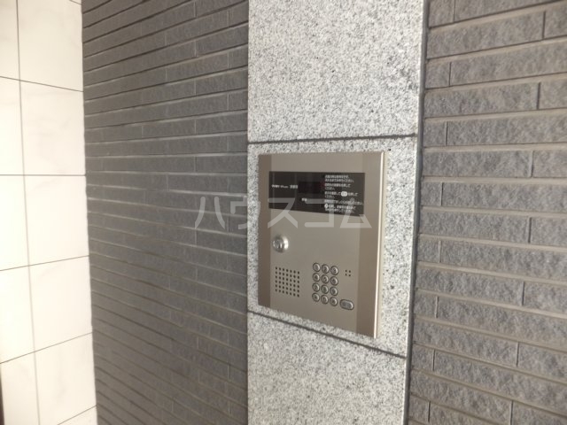 18/24 エントランス