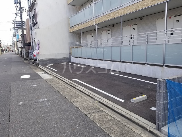 22/30 駐車場