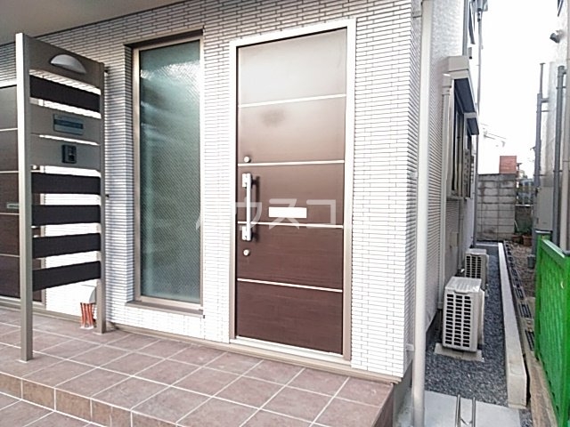 27/30 エントランス