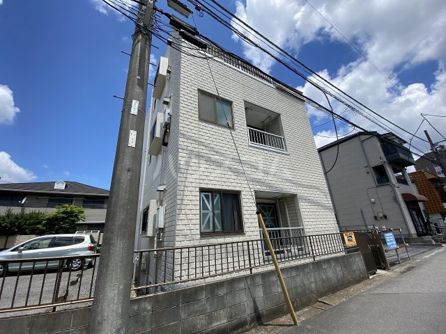 21/30 エントランス