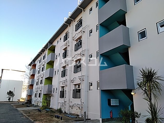 19/27 エントランス