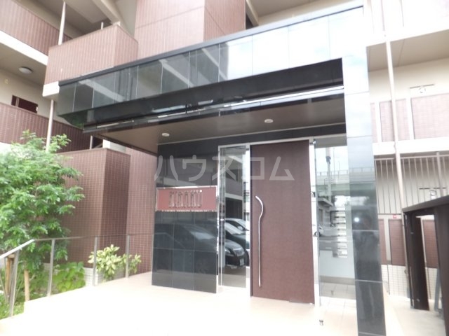 21/30 エントランス