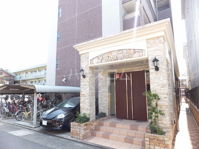 22/30 エントランス
