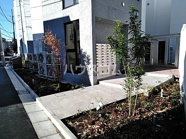 19/23 エントランス