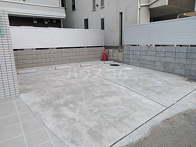 28/30 駐車場