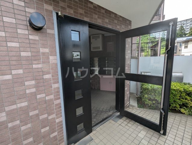 20/30 エントランス