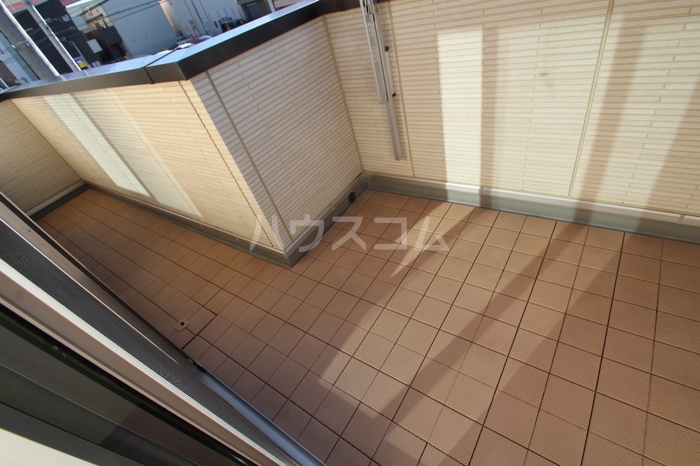 13/23 バルコニー