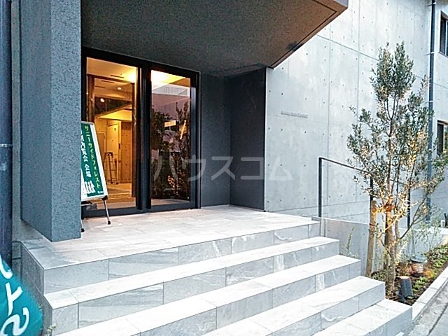 25/30 エントランス