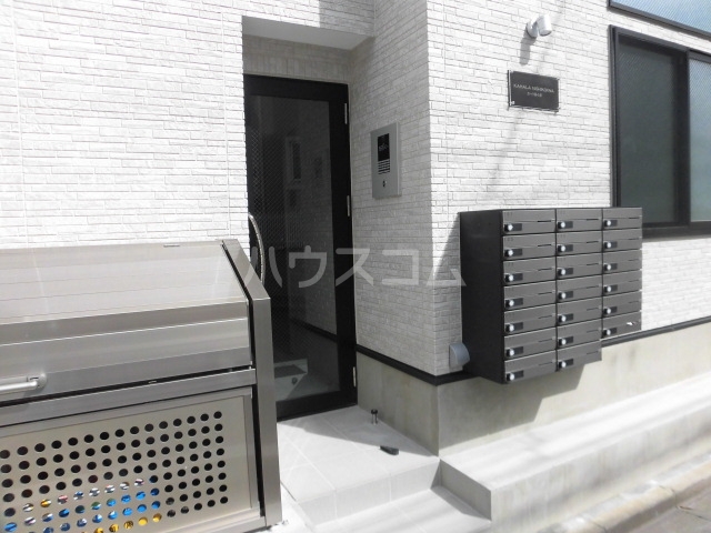 18/25 エントランス