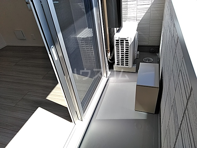 16/23 バルコニー