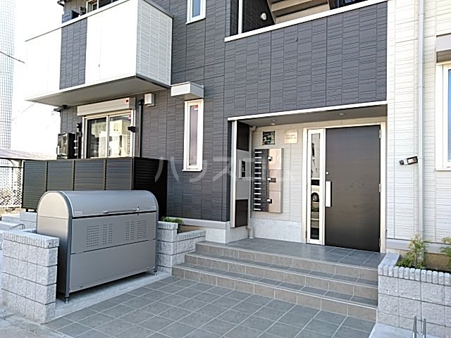 19/23 エントランス