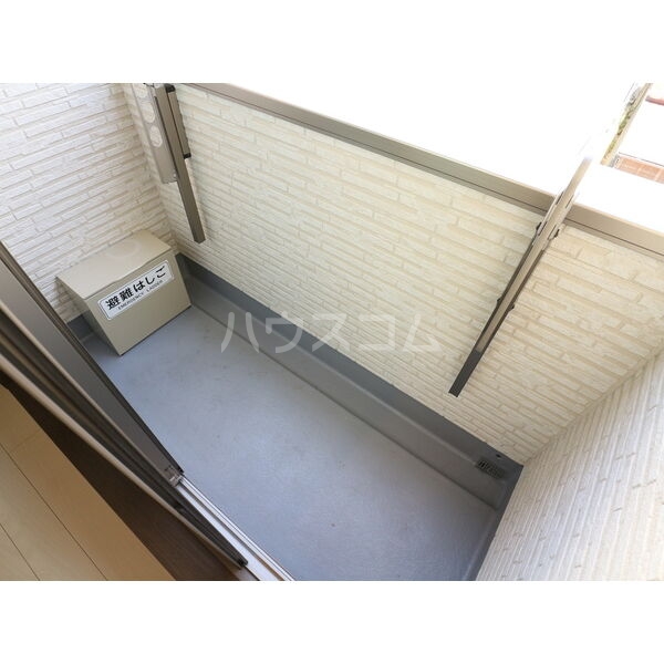 13/23 バルコニー