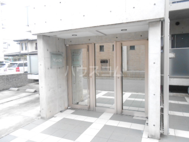 21/29 エントランス