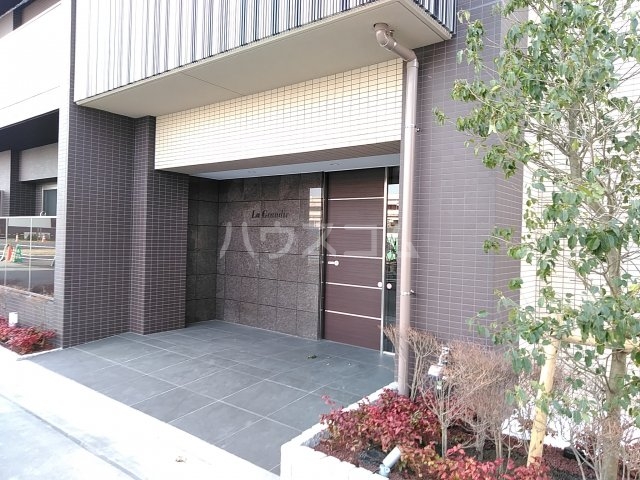 15/21 エントランス