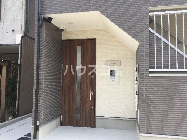 23/30 エントランス