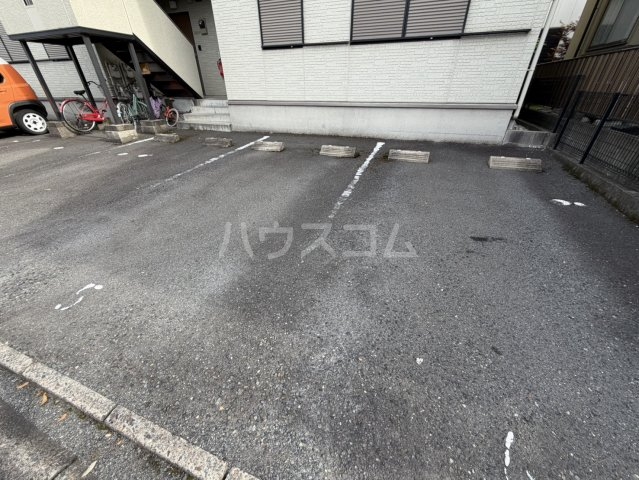 22/30 駐車場