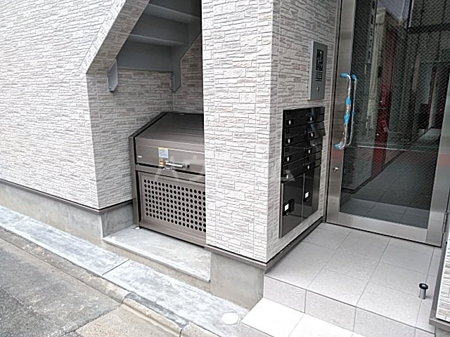 21/28 エントランス