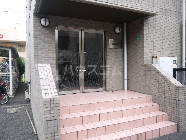 18/22 エントランス