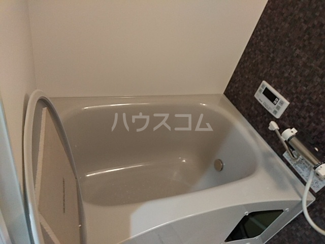 13/27 浴室