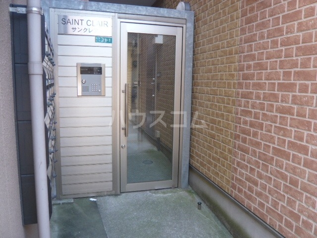 18/28 エントランス