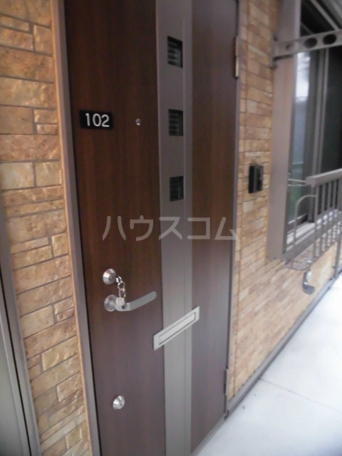 22/25 エントランス