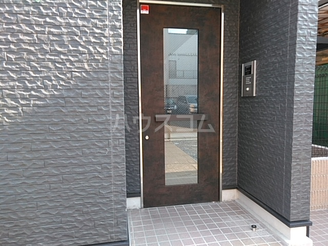 22/30 エントランス