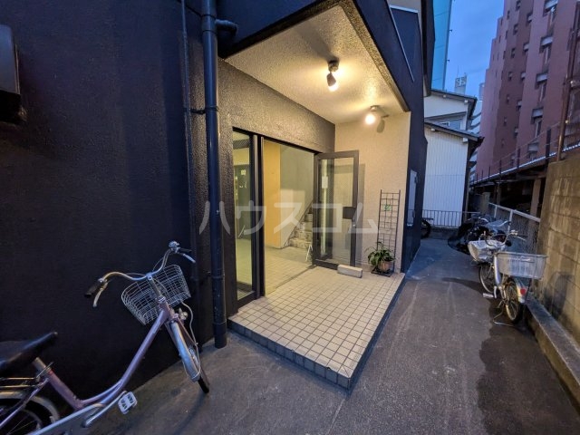 22/29 エントランス