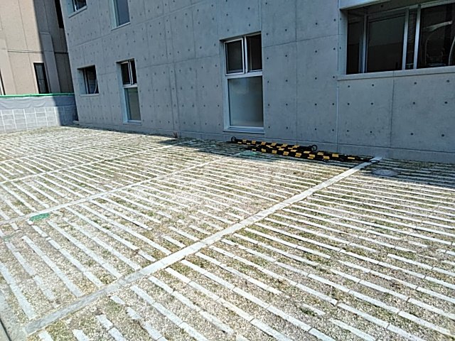 22/30 駐車場