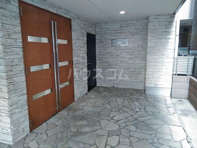 24/29 エントランス