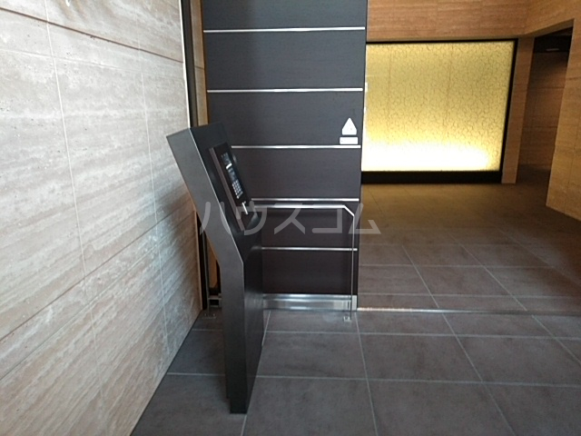 23/30 エントランス